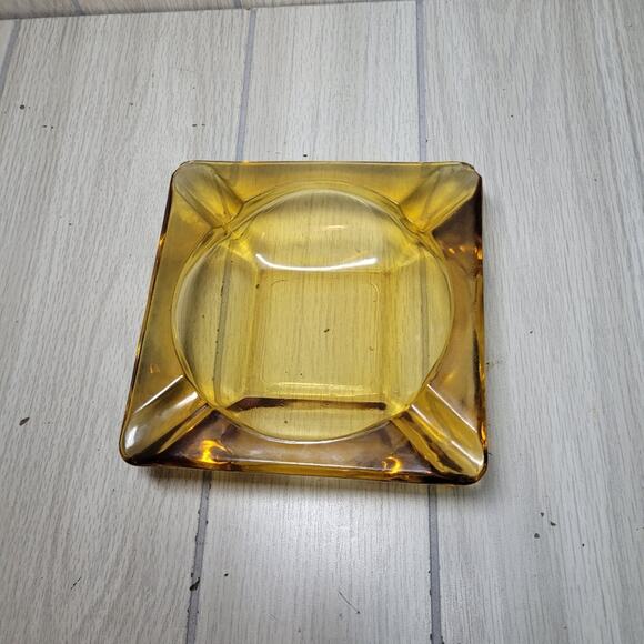 Vintage 70s Amber Ash Tray Cigarette Pipe Catch All Dish - Picture 1 of 6